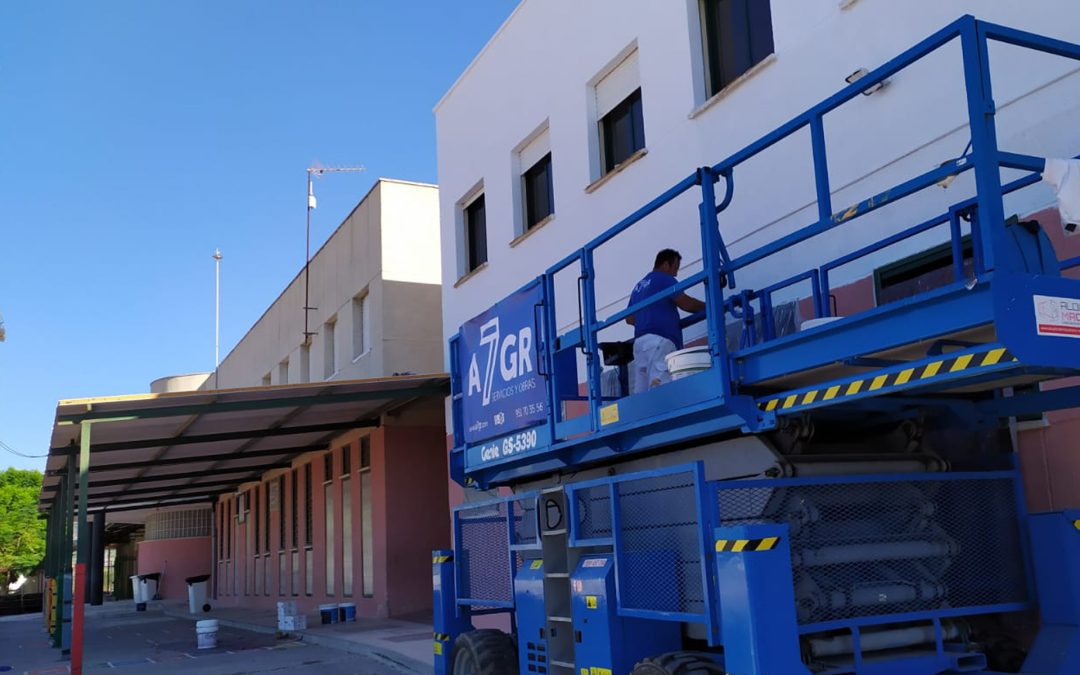 Trabajo de pintura en Colegios Estepona