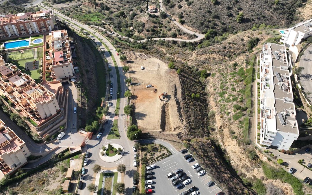 MOVIMIENTO DE TIERRAS PARA EL EDIFICIO DEL PARQUE DE BOMBEROS EN EL RINCÓN DE LA VICTORIA